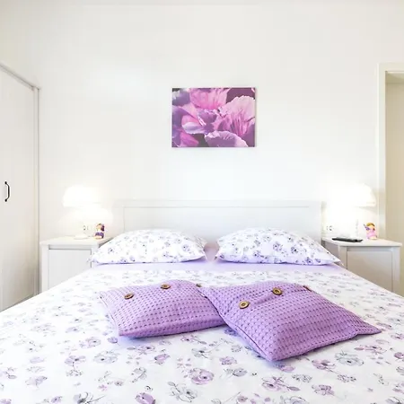 Apartmani Ksenija Tucepi Exterior photo
