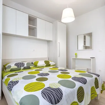 Apartmani Ksenija Tucepi Exterior photo