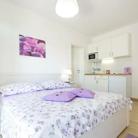 Apartmani Ksenija Tucepi Exterior photo
