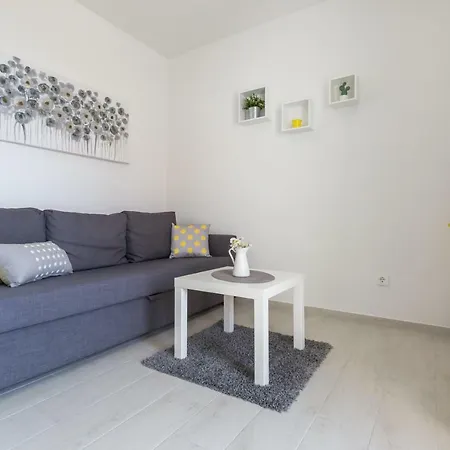 Apartmani Ksenija Tucepi Exterior photo